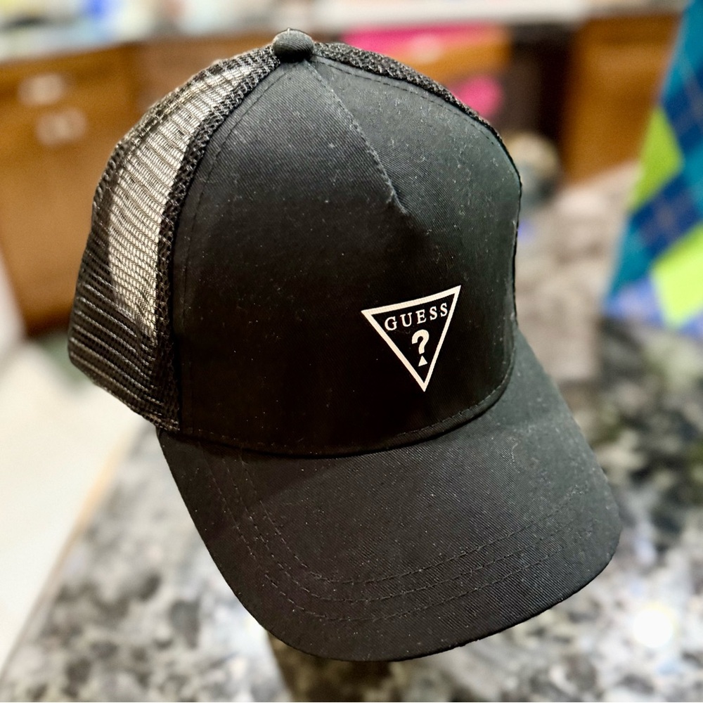 Guess trucker baseball cap. NWT Black with white lettering on front - Picture 13 of 15